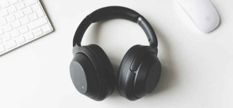Best Headphones for Calls in Noisy Environment